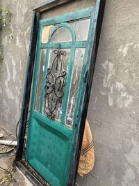 باب حديد • طول ٢م • عرض ٩٠