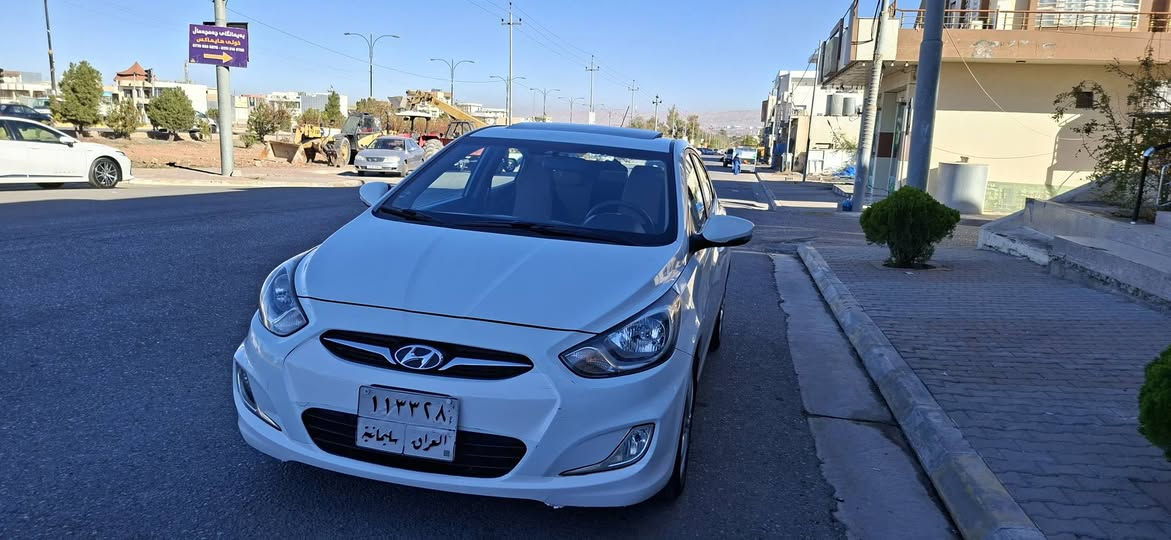 هۆندای ئەکسێنت 2012 خەلیجی
فول مواسەفات مەکینە گەورە
بێ بۆیاخ تەنها یەك پەڵە ساردی هەیە 
*********** چەمچەماڵ شمشمل, السليمانية
