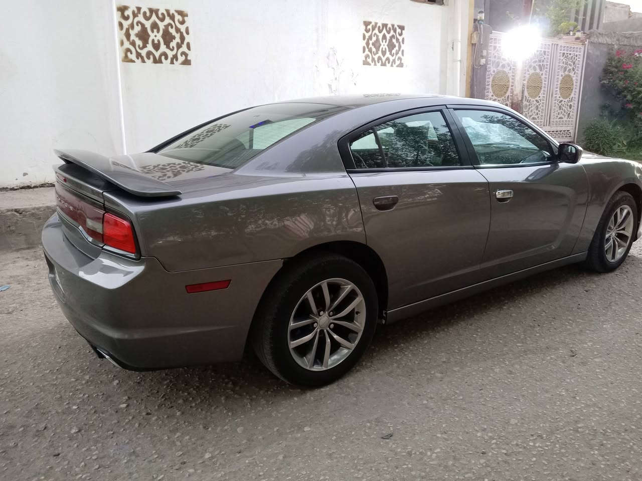 السلام عليكم ورحمة الله 
موديل 2011 
رقم بغداد بأسمي 
المكان بابل 
السعر 135
***********
