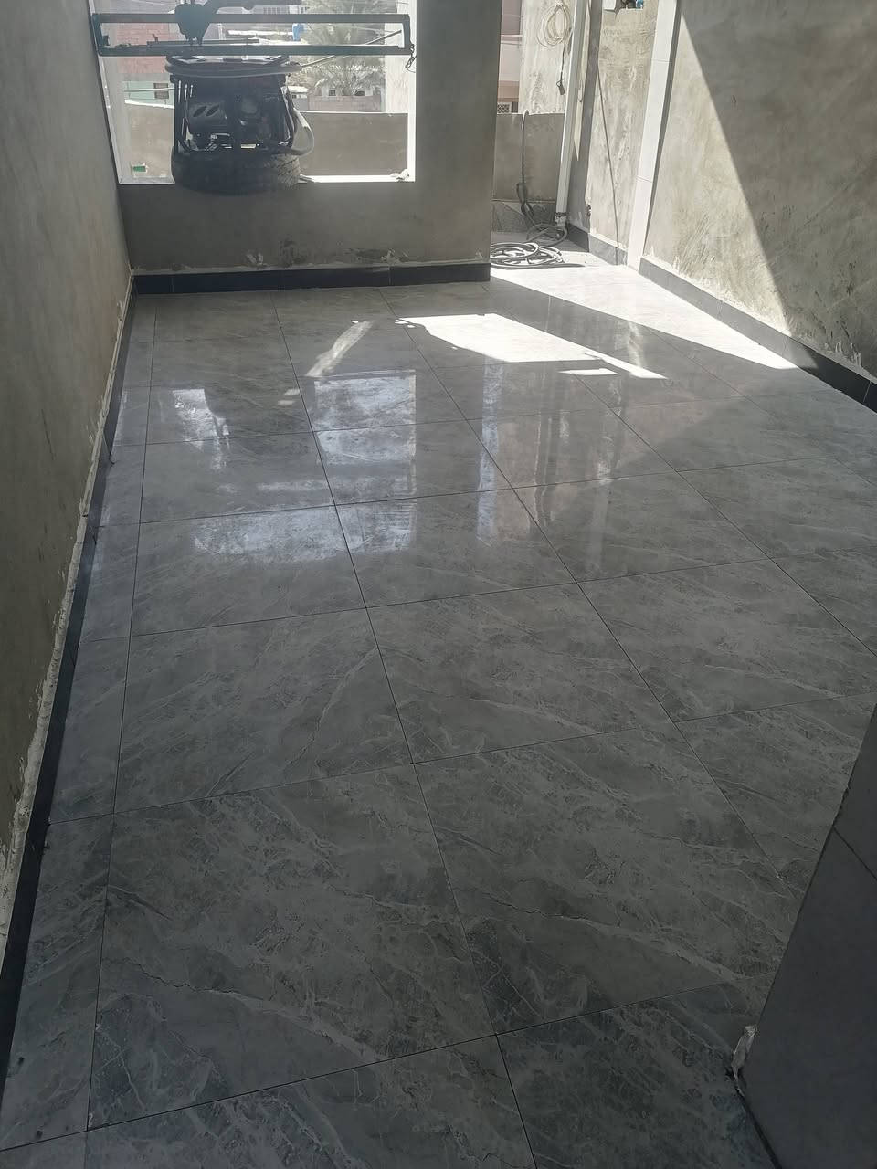 السلام عليكم خلفه سيراميك متفرغ جدران ورضيه نتصل على هذا رقم ***********
