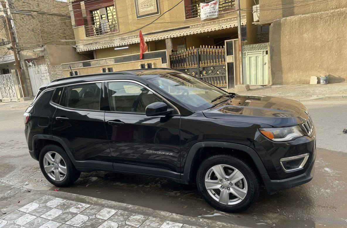 السلام عليكم للبيع جيب كومباس موديل 22 السعر 120 وبيه مجال ***********
