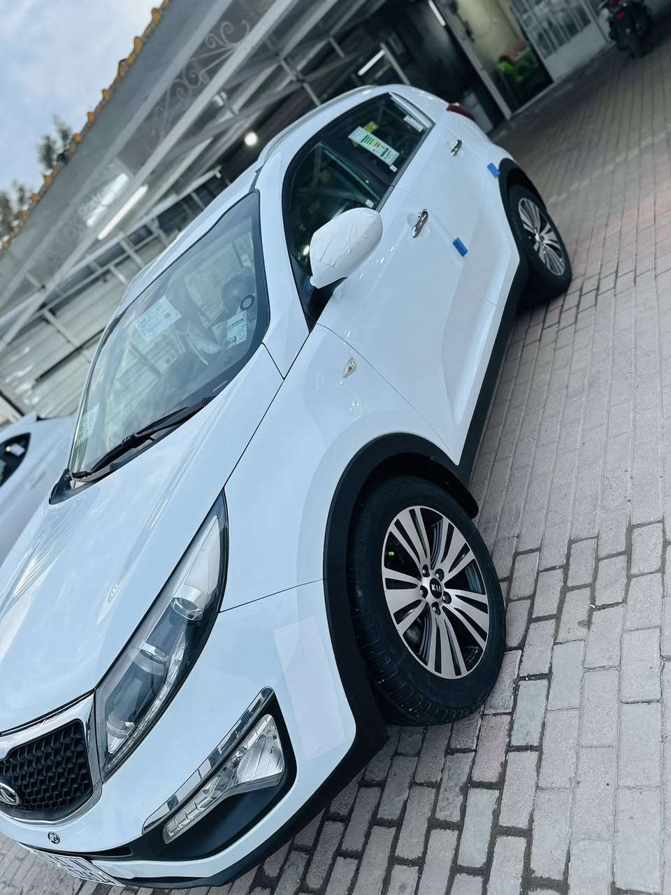 السلام عليكم للبيع سبورتج خليجي 2015 مكفولة من صبغ كير محرك مكفول ع وضع الشركة برغي ممفتوح بيهن ماشية 109 مكان السيارة بغداد السعر 163 وبيها مجال للاستفسار ***********
