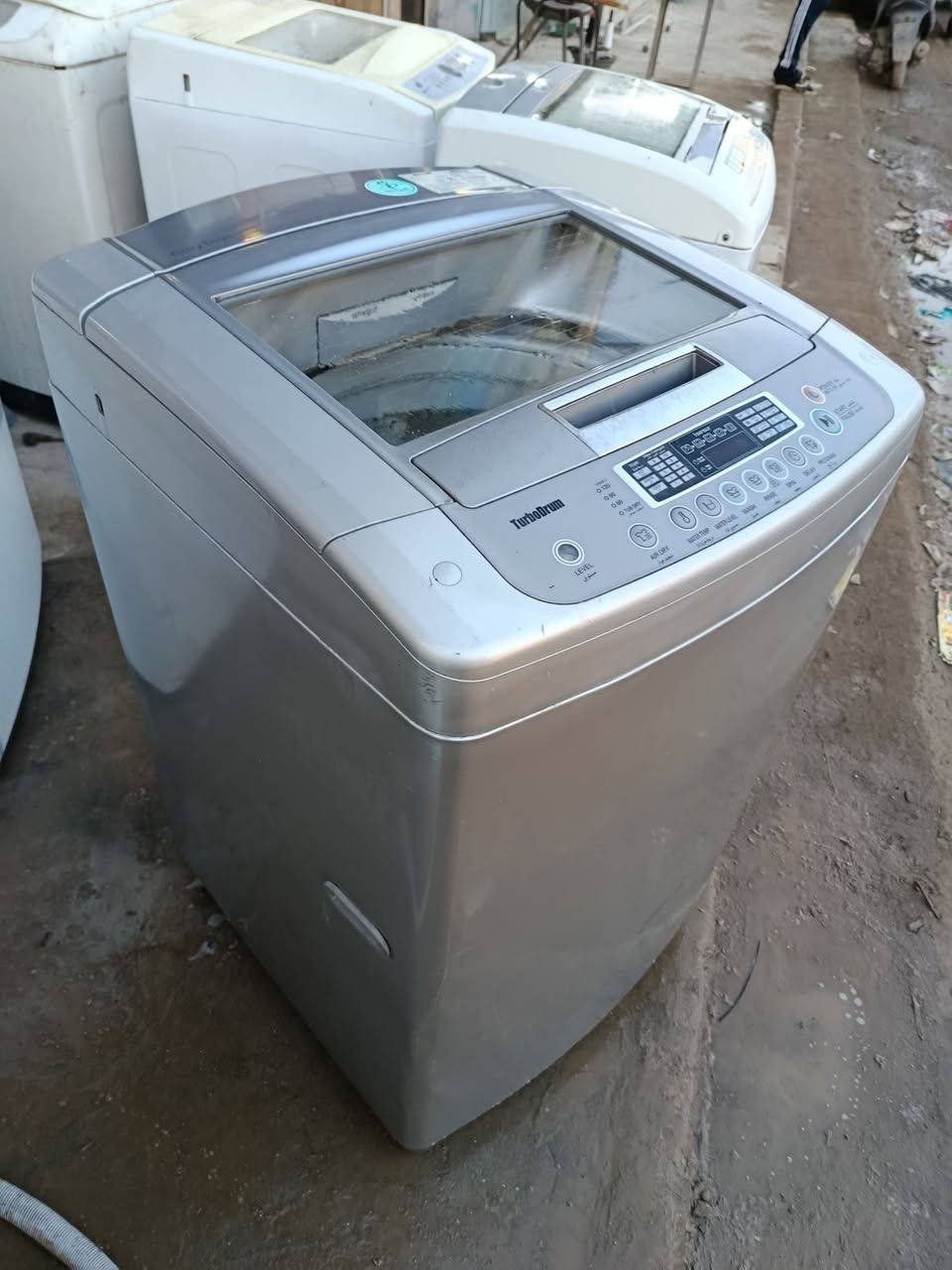 غسالة ال جي أوتوماتيك حجم ١٥ كيلو عالبلاد و ضمان سنة ب ١٦٠ 
توصيل مجانا داخل بغداد 
***********
الدورة المهدية الاولى عبدالعزيز للغسالات
