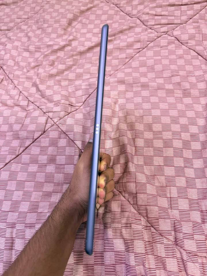 ايباد ٨ ذاكره ١٢٨ مامفتوح ونظيف مع كيبل شحن بدون ملحقات اخرى قفل للبيع ٢٠٠ الف للاتصال ع الرقم *********** المكان القرنه
