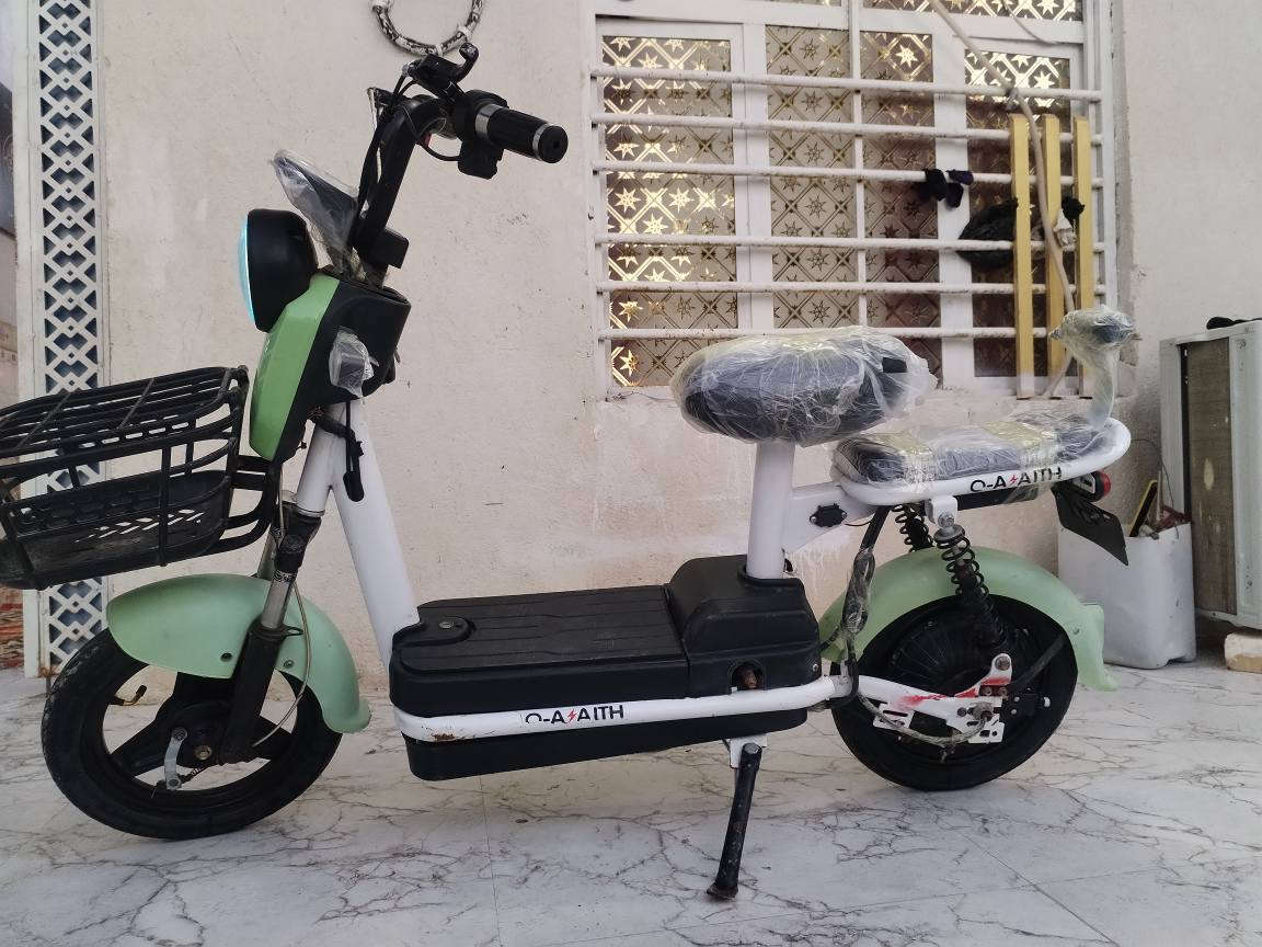 دراجه شحن شغاله وتمشي مابيه اي عطل بطارياته بعدهن نضيفات  سعره150 مكاني بلميمونه *********** عمارة, ميسان
