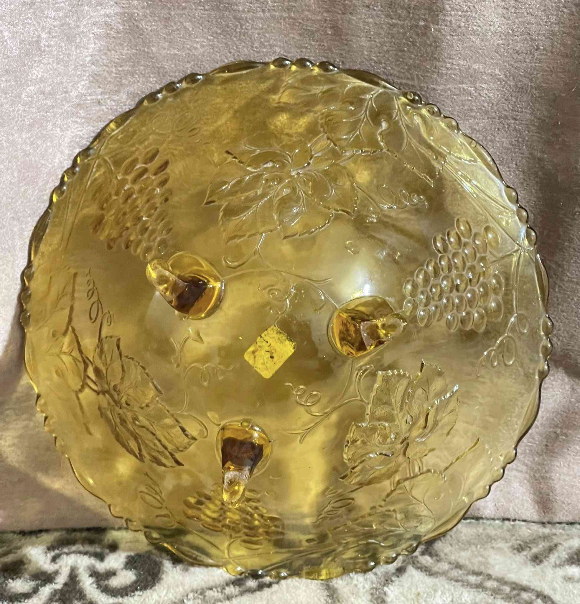 ميودان ومقدمة فواكه كرستال فرنسي عسلي نقشة العنب غير مستخدمه بعدها بالستيكر قياس القطر ٢٥ سم والعمق ١٣ سم السعر خاص لطفاً يوجد توصيل لكل محافظاتنا الحبيبه


**إذا كنت صاحب هذا الإعلان وتريد حذفه لأي سبب، رجاءا أرسل رسالة إلى الدعم الفني**