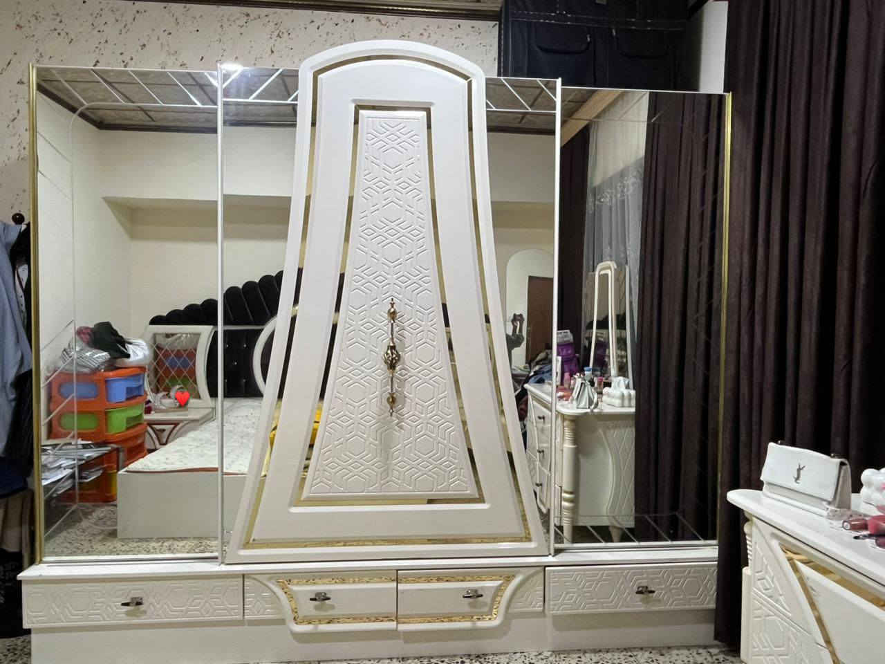 غرفه نوم تركيه جديده للبيع
عدد القطع 7 المكان الموصل لمعرفه السعر الاتصال على الرقم ***********وشكراً♥️.
