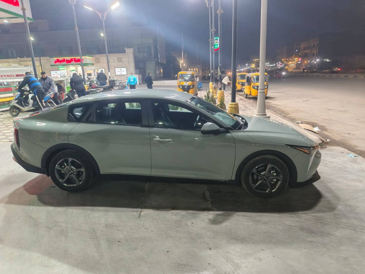 سلام عليكم
كي فور 25 
وارد مريكي لون سمنتي مميز 
ماشية 7ميل بدون رقم بدون رقم
حادث السيارة  قبق جنطة معمر وخشم الجاملغ بدون ايرباك السيارة 
بدون تبديل ليبل واحد حتى الدعامية بلاد 
المواصفات Ex
بصمة بصمة أبواب تشغيل عن بعد 
لد أمامي خلفي  لايت ثلاث عدسات 
أوتو هولد سايد بريك بصمة 
صندوق ذكي شحن وايرليس ذاتي 
محرك دوش  كير أي تي ٨نمر 

شاشة كبيرة ملتصقة كشنات مخمل وبعد مواصفات
السعر   
الاستفسار *********** المكان بغداد
