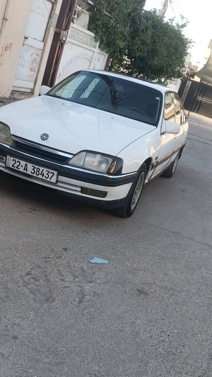 السلام عليكم اوبل اوميكا موديل 92 صبغ بلادي رقم اربيل الماني سانويه منتهي شهر  دفتر بنزين بيها قفل مركز سلايد سياره ما يحتاج مصرف خير من الله كهربائيات كله شغال سعر 40 بي مجال قليل مكان سياره كركوك  شرط تحويل ***********🇩🇪
