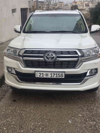 لاندكروز GXR • ٢٠١٧ • ماشيه١١٠