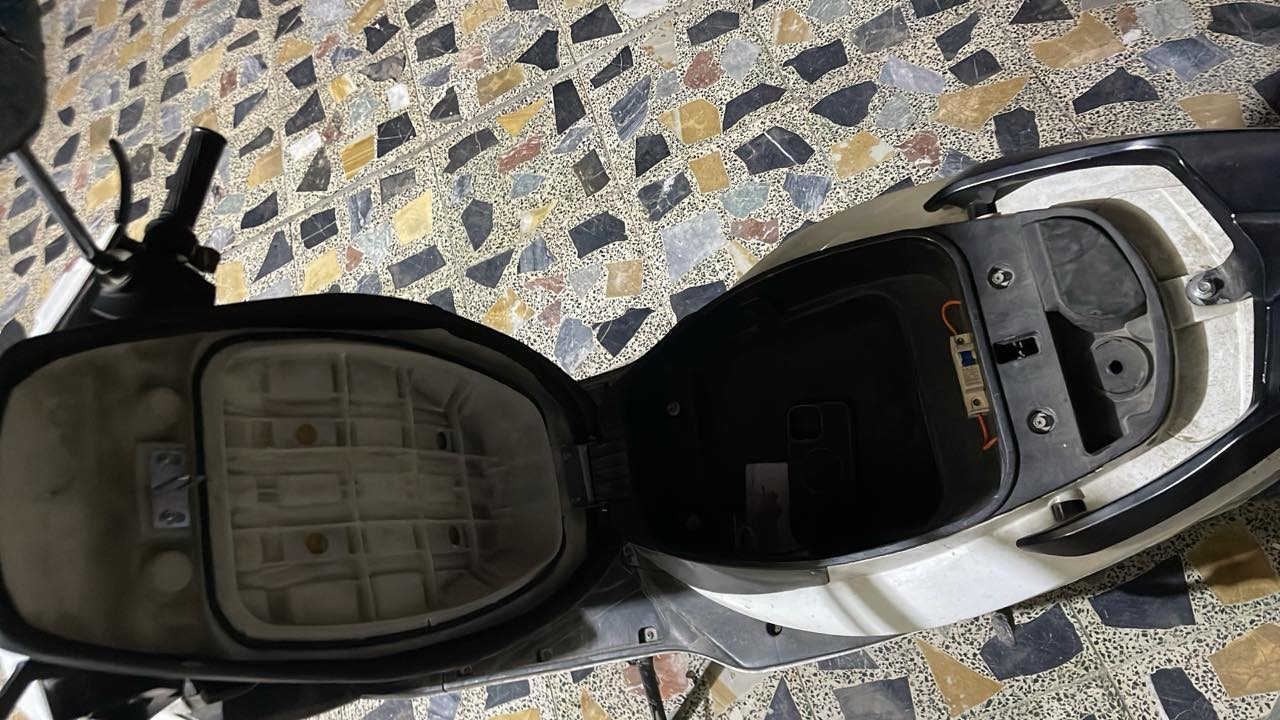 سلام عليكم 
دراجة شحن للبيع دراجة بطارياته مال شركة 
دراجة اروح ورجع اشغل بية بس شاحنتها عطلانه سعر٣٥٠ وبية مجال مكاني بلديات الأيون رقمي***********
(كوم حديد ابيع)
