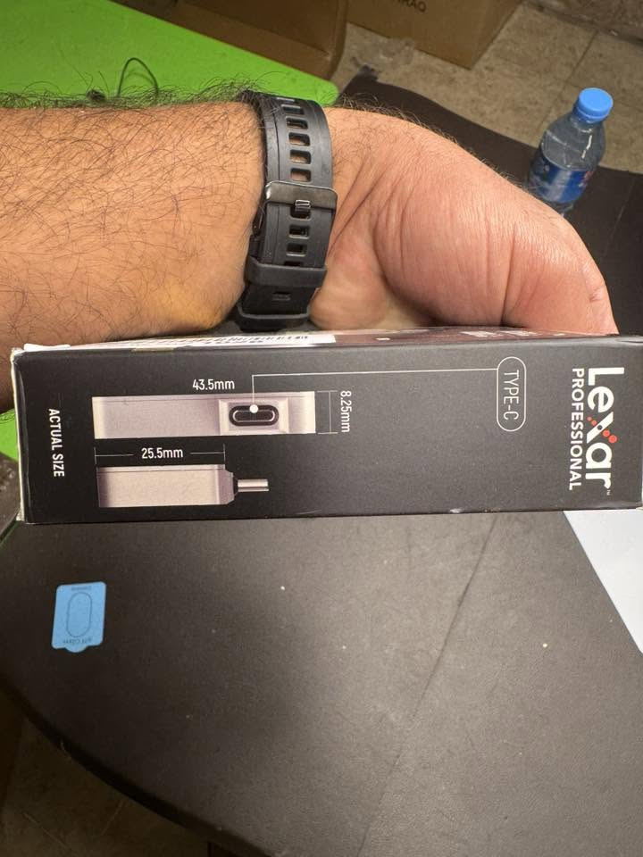 للبيع: هارد خارجي فائق السرعة Lexar Professional Go Portable SSD (2TB) ⚡📱السعة: 2 تيرابايت (2TB) - مساحة ضخمة جداً تتسع لآلاف الفيديوهات والصور بدقة عالية.السرعة: سرعة قراءة 1050MB/s وكتابة 1000MB/s (نقل البيانات بلمح البصر).
خلي سعرك بل عافيه يوجد توصيل


**إذا كنت صاحب هذا الإعلان وتريد حذفه لأي سبب، رجاءا أرسل رسالة إلى الدعم الفني**