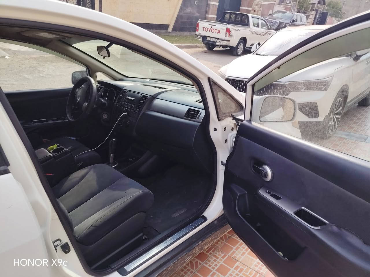 السلام عليكم
نيسان فيرسا للبيع
حادثها من امريكا جاملغ خلفي وقبق جنطه مصبوغ وجاملغ امامي بي بارد
محرك وكير جدد
منضومه تبريد جدد ثلج
صدر نص عمر
كهربائياتها كلها شغاله
جاهزه وحلوه مال جناي
تحويل مباشر رقمها بغداد
مكاني بلسيديه
للاستفسار الاتصال
***********
سعر ٦١ وبي مجال للشراي
