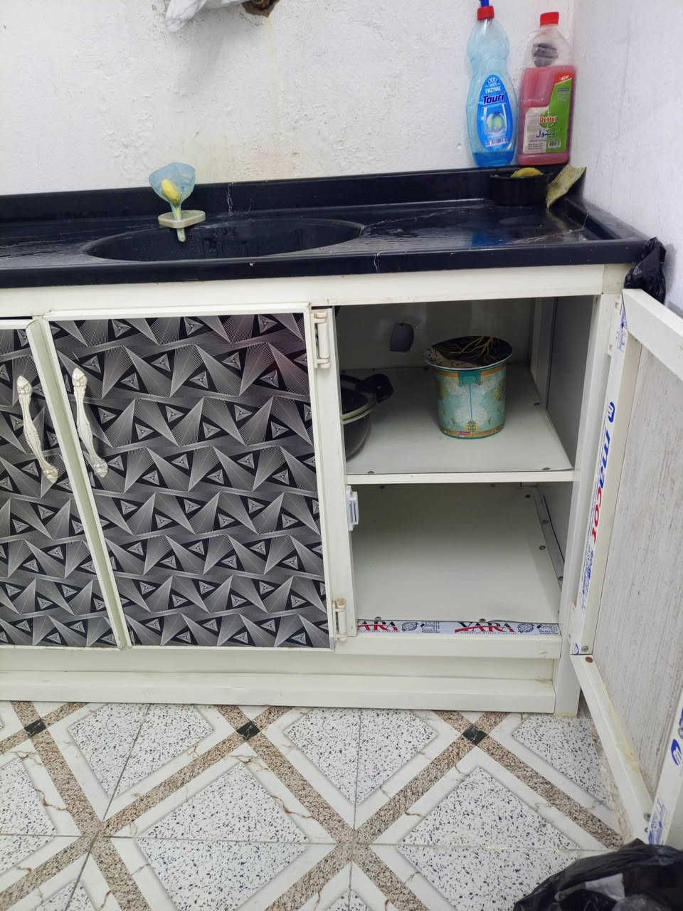 سنك للبيع وبسعر 100 وبي مجال مكانه فلوجه***********
