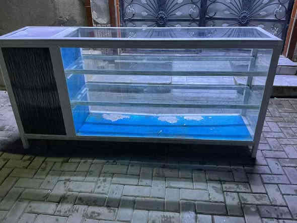 ميز الامنيوم مال محل كلش نضيف ١٢٥بي مجال قليل مكان سماوه المشواج ***********التصال على رقم واتساب غير متواجدين على الفيس السماوا
