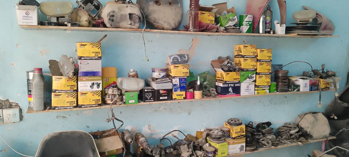 سلام عليكم أخوان هذا محلي مال تصليح دراجات أصلح بسعار رخيصه جوه السوك وبيع غراض تفصيخ مكاني بشارع الشبانا ليجاي عن البانزيخانه مقابيل مخبز بركات الزهراء الي ***********يجي نشالله ماقصر ويا
