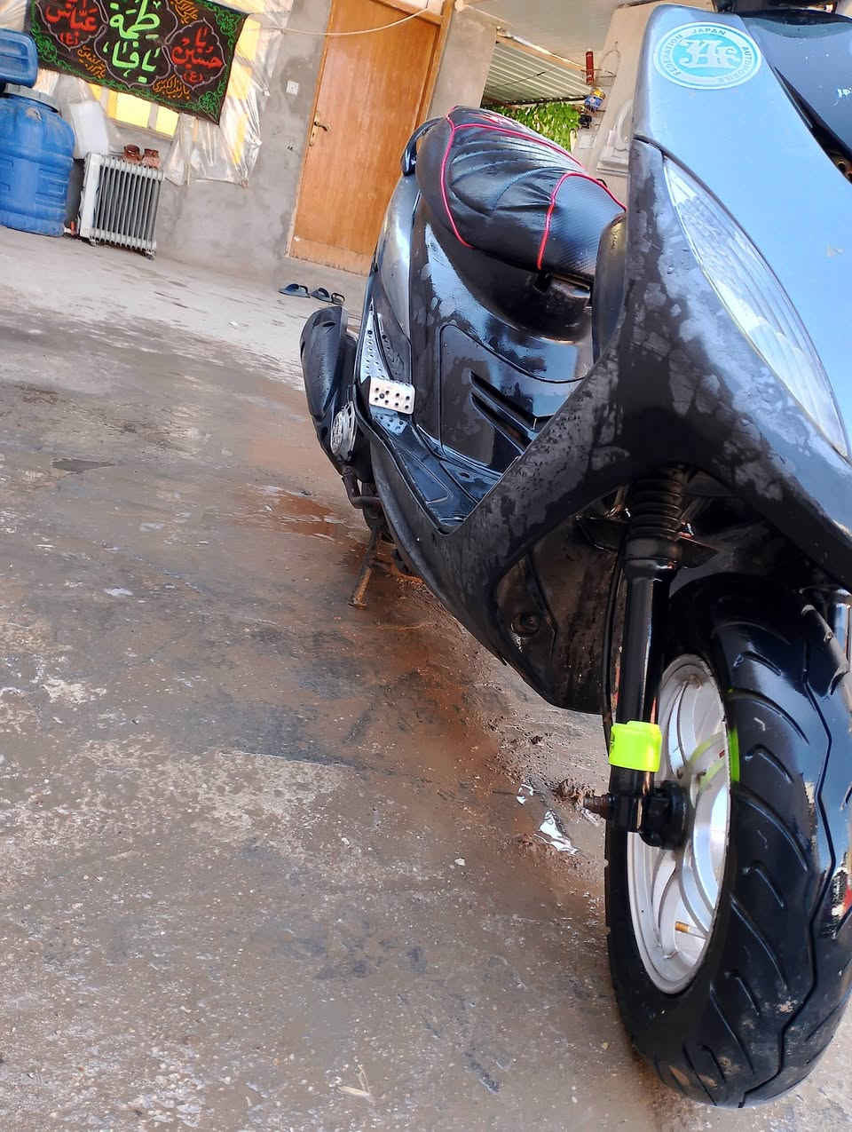 سلام عليكم دراجه ماكس عدله كله بلادي كابريتل ويا نجمه دراجه لا نضوح لا تبخير مكفوله كهربائيات كله شغال كيج سرعه كيج بانزين دراجه شلعه تاكل اكل ومعدل دراجه طيران قبق فلاوين فسفوري سعر 700وبيه مجال  مكاني المعامل الباويه رقمي ***********وبيك خير وتدلل
