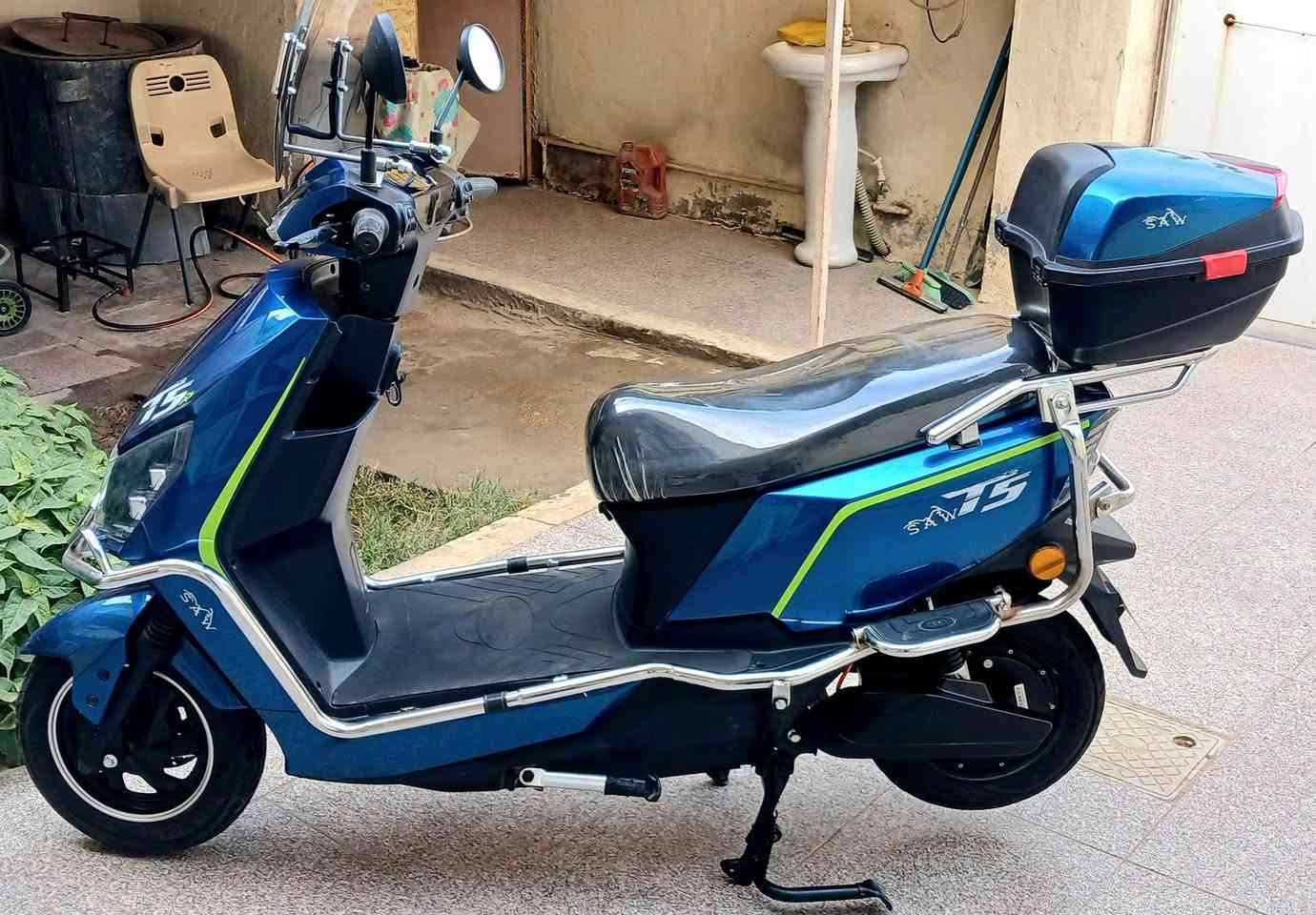 السلام عليكم دراجة شحن جديدة وعلى وضع الشركة ومابيهه اي نقص ست بطاريات كبار ملف ١٢٠٠ سرعة ٨٠ المكان حله ابو غرق ***********
