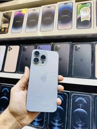 ايفون ١٥ برو ماكس • ٢٥٦ • بطاريه ٨٥٪