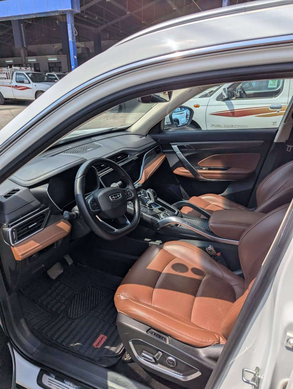 geely azkarra 2023 hybrid 48V
 جیلی ئەزکارا مۆدێل 2023 فول
***********
 مواسەفات (Luxury)، زۆر خاوێن و بێ کێشەیە. ئۆتۆمبێلەکە سیستەمی فۆڕ وێڵ درایڤە 4WD زۆر بەهێز و لە هەمان کاتدا ئێجگار کەم مەسرەفە لە بەنزیندا.
​ گرنگترین مواسەفاتەکانی:
​بزوێنەر: 1.5L لەگەڵ سیستەمی کارەبایی 48V EMS و کێشی زۆر بەهێز و نه رم
​ کیلۆمەتر ٦٨ کم ڕۆیشتوو
​ مواسەفاتی ناوەوە و دەرەوە (LUXURY) 
​پانۆرامای گەورە 
​کوشنی جلد کوشنی کارەبایی.
​شاشەی گەورەی حەجم 12.3 ئینج بەرزترین کوالێتی HD
​کامێرای 360 پلە بینینی چواردەوری ئۆتۆمبێلەکە بە شێوازی 3D
​لایتەکانی پێشەوە و دواوە بە تەواوی LED هۆشمەند
​سندوقی دواوە کارەبایی 
​سیستەمی ڕادار 
​شەحن وایەرلێس (بێ تەل) بۆ مۆبایل 
ته نها يه ك شوينی بچوك pdr ی هه يه سعر ١٣٨ و مجال 
 0750/ 754 8998
واتس اب و كورك
سياره كه له هه وليره

للبيع جيلي أزكارا 2023 فل مواصفات (Luxury) هايبرد
​السلام عليكم شباب، عندي سيارة جيلي أزكارا Geely Azkarra موديل 2023 حيييل نظيفة وبدون أي مشاكل.
​الماشية العداد 68 الف كيلومتر بس
​الدفع: فور ويل درايف 4WD
​المحرك والمنتور
​المحرك: 1.5L  ويا سيستم كهربائي 48V EMS عزم كلش قوي واقتصادية جداً بصرف البنزين
​الكير: 7 نمر أوتوماتيك، تبديلاته كلش ناعمة وسريعة.
​ المواصفات الكاملة:
​بانوراما كاملة.
​كشنات جلد + كشن  كهرباء
​شاشة چبيرة حجم 12.3 إنج دقة عالية HD
​كاميرات 360 درجة رؤية محيطية 3D
​لايتات قدام وورا كلها LED ذكية.
​الصندوق الخلفي ينفتح كهرباء جك.
​رادار أمامي ونظام تحديد مسار.
​شاحن وايرليس (بدون واير) للموبايل.
​حالة السيارة:
​السيارة مكفولة من المصبوغ، بيها بس مكان واحد كلش صغير تعديل بارد (PDR) وبدون صبغ. سعر ١٣٨ ورقة بي مجال
​مكينة، كير، كهربائيات كلها بشرط الفحص.
​المكان  أربيل أربيل, العراق
