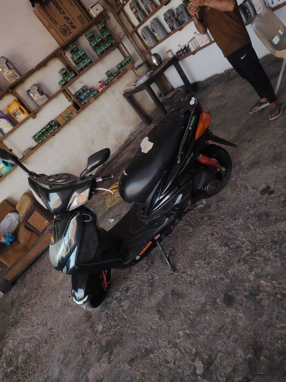 سكنس فحل كابريتر دراجه مفوله من كلشي لانضوح ولا تبخير سلف وهندر كهربائيات زلغ مابيها كهربائيات كلها شغاله هندر اشاير عالي ناصي اوراق كامله مال دخول وكمرك او وصل مروري بس تروح شد رقم العنوان بغداد التاجي السعر 675 وبيه مجال *********** او مراوس حسب القناعه
