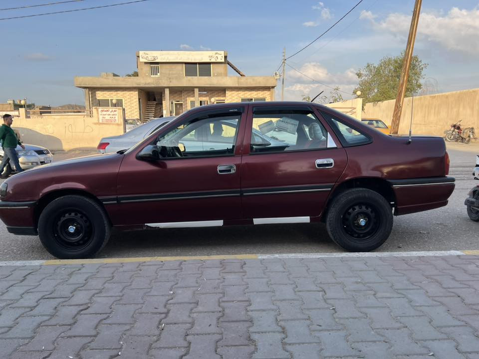 اوبل فكترا رقم سليماني
رقم جديد
شرط التحويل 
كلير عام جمالية 
موديل 90
اللون ماروني
محرك 20
لا صرف لا بوخار
***********
