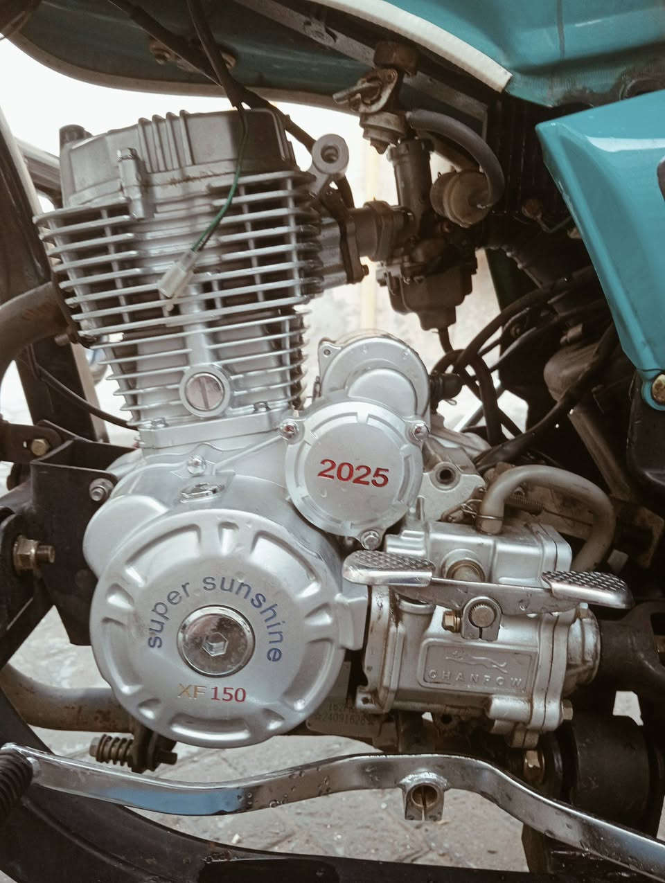 السلام عليكم ستوته صقر موديل 23جديده وبيه محرك 25مكفوره سنويه ورقام انكليزي كامله وجاهزه ***********مكان بغداد مدينه الصدر السعر 3500ثلاث مليون ونص وبيه مجال
