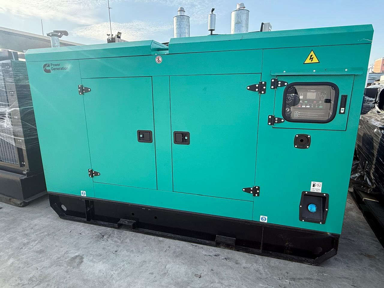 السلام عليكم 
كمنز 6 سلندر سوبر كاتم بلادي 
150Kva 
ساعات العمل. زيرو 
نظام اوتو حمايه فول اوتماتيك
وضع بلاد شركة  
أربيل صناعه جنوبيه 
نظام اوتو حمايه فول اوتماتيك
وضع بلاد شركة  
🚚يوجد توصيل الى جميع المحافظات وبضمان🚚
🚚كياندن هةية بو هةموو شاركان بةكرينتى🚚
 للاستفسار:
 ابو علي 
***********
***********
***********
