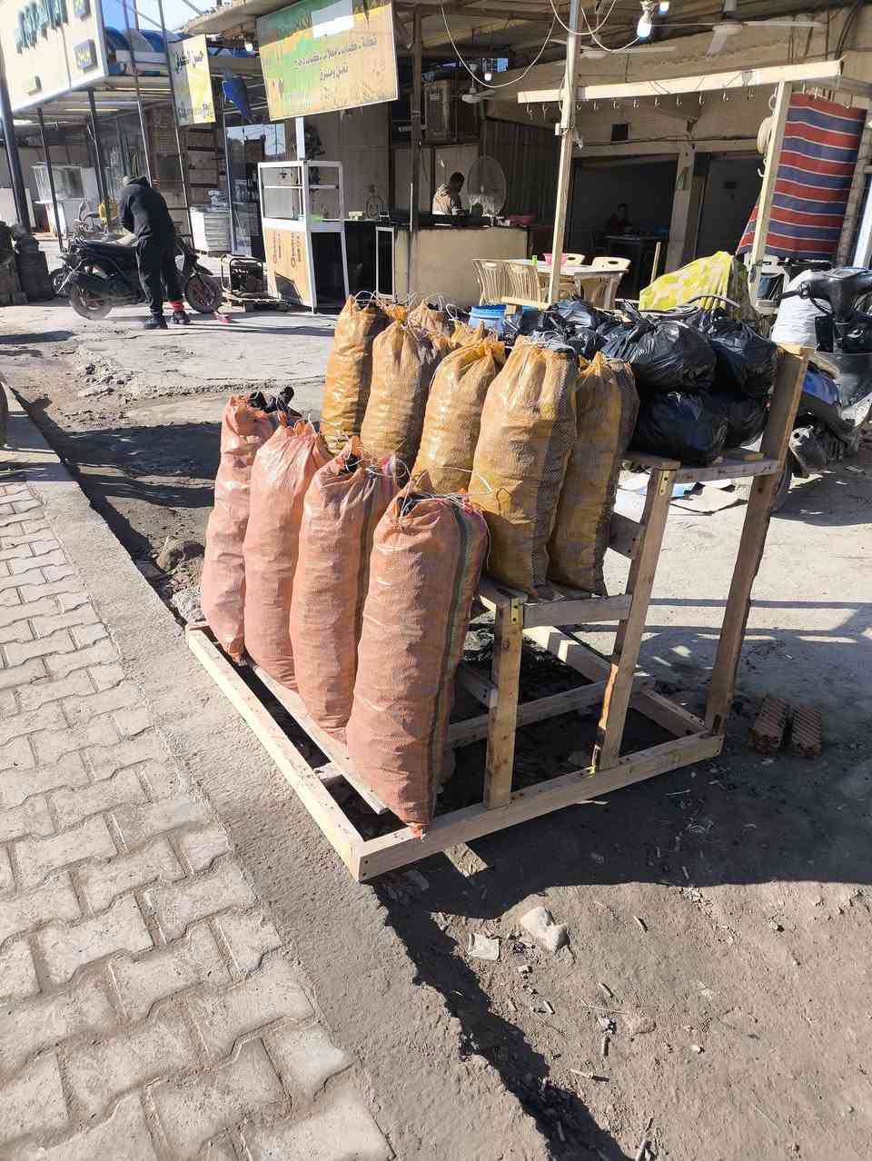 يا الله اللهم صلي على محمد وال محمد
فحم درجه اولى حي المعلمين الاولى مقابل أغصان الزيتون مجاور افران الشاكرين 

الاسعار :

الكبيره 11 آلاف 

الصغيره 5 الاف

الكيس الفين 

***********
