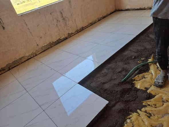 سلام عليكم خلفه سيراميك جداري وارضيات وهذا جزء من عملنا وحاليا متفرغ لتواصل هذا رقمي ***********
