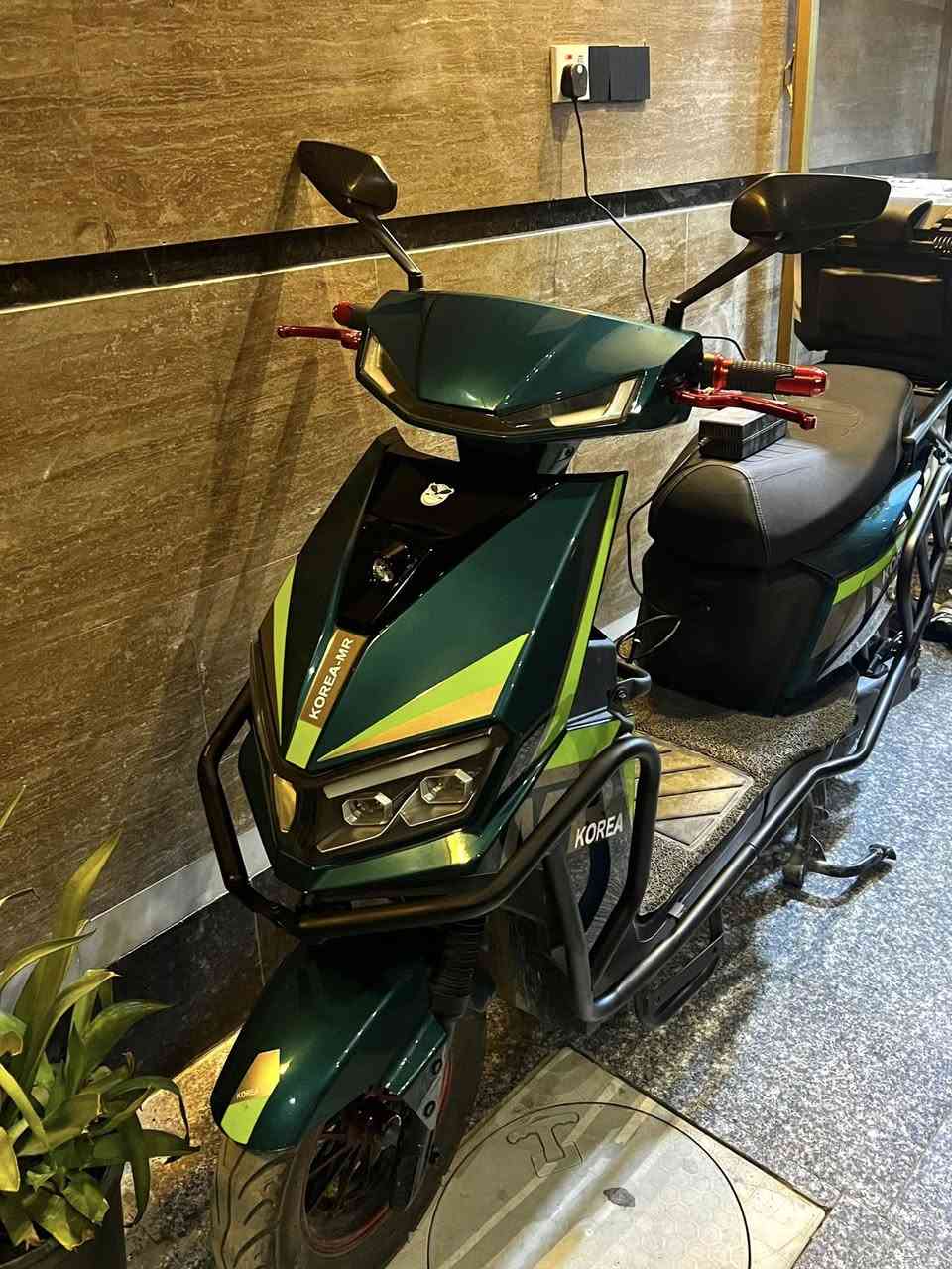 سلام عليكم دراجه سكنس جبلي شحن للبيع سعر 750 وبيه مجال بسيط بطاريات نضيفه المكان بغداد الشراي تواصل على رقم *********** بي وتساب
