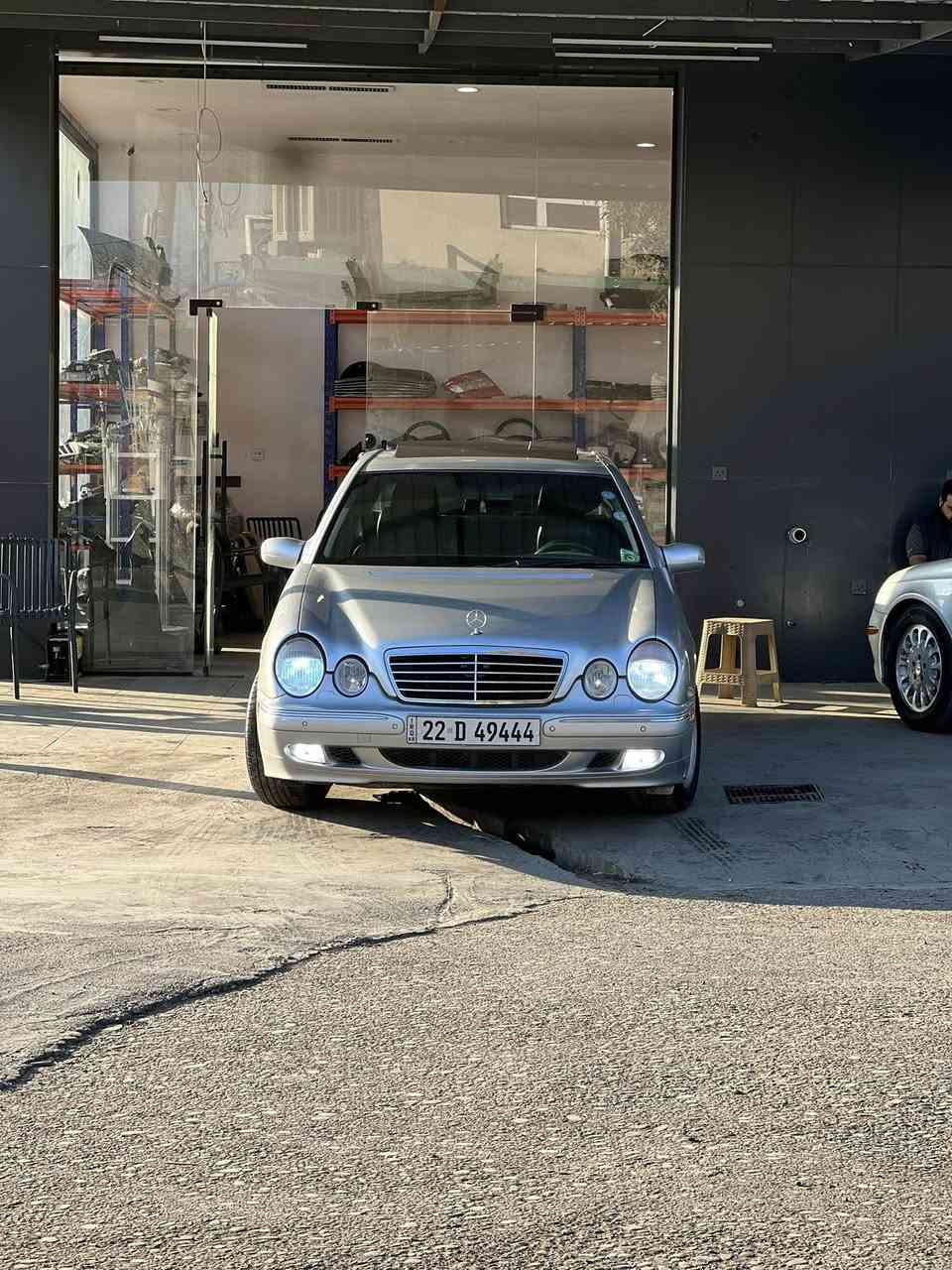 سةلام و عليكم مارسيديس E320 2001 بوياغ عزام بؤجوانى هةموو گيانى بةشةرت  فول مواصفات پةردة حه ساس  ئاوينة شةفت سلايت كوشين جلد   سعرى ١٤٥ مةعامةلةكى كةم لةگةل ريزم***********
