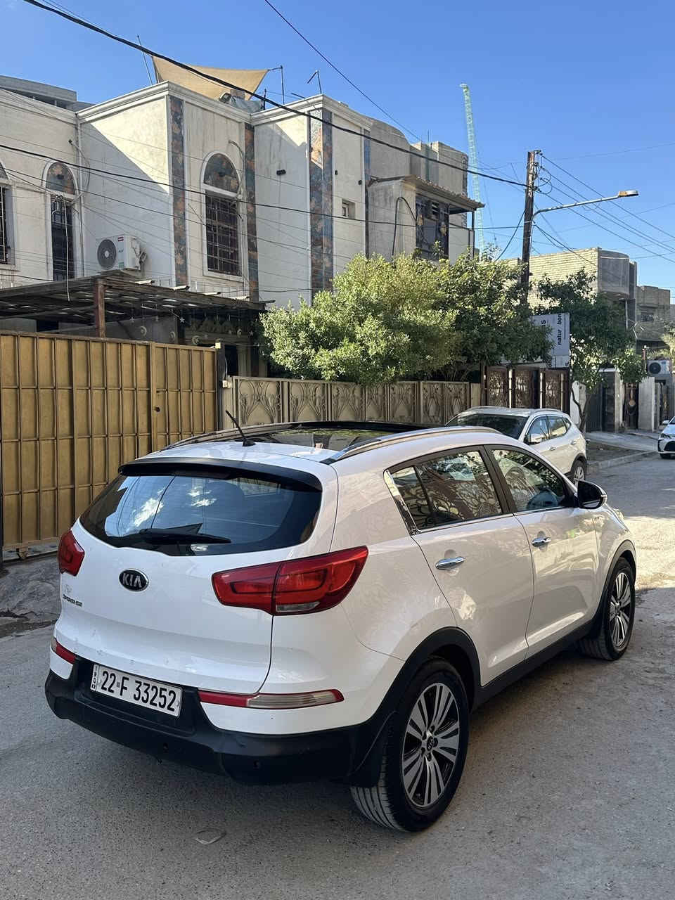 السلام عليكم 
سبورتج موديل 2014 خليجي للبيع
مكينه 2400 دوش 4 سلندر 
كير ومكينه وصدر وكهربائيات كلها بشرط 100‎%‎ 
تبريد تدفه شغالات 
تخم تاير غرفه جديده ع وضع الشركه كلها ✅ 
مكفوله كفاله عامه بس ع كد 3 اصابع بلصندوق بارد ومكحلي فقط 
فول مواصفات للاخير 1\1 
بصمه + بانوراما + بصمه ابواب + كشنات كهرباء …… 
رقم اربيل [ رقم وسنويه وهزه وفحص كله جديد ] 
تحويل ثاني يوم باسمي 
مكان السياره بغداد الغزاليه 
السعر 160  وبيها مجال بسيط 
رقم الهاتف ***********
