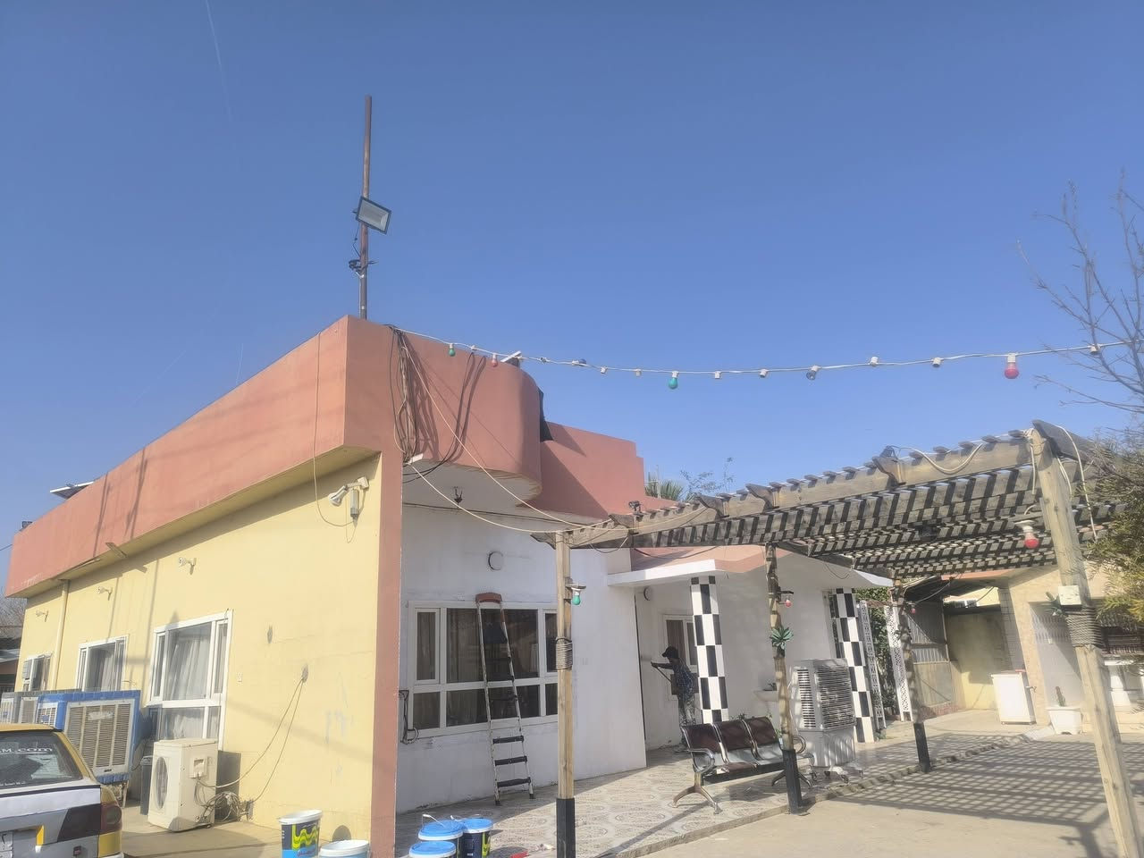 اشتغل صبغ داخلي وخارجي بسعر مناسب بيت 100 متر بسعر 190 الف مع تصليح ***********
