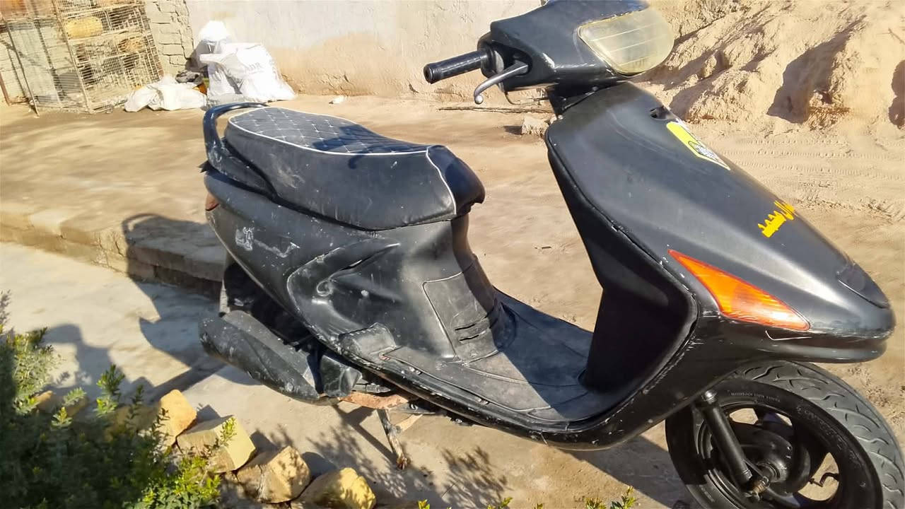 السلام عليكم البيع فراشه
الدرجه كامله كهربايت كلها شغاله بس السلف  يضرب هاف عوزه تصليح بصيط 
البقي كله كامل تريك وين مت تريد السعر 
280وبيها مجال بسيط حك الجيه 
رقم *********** 
مكان بابل الهاشميه
