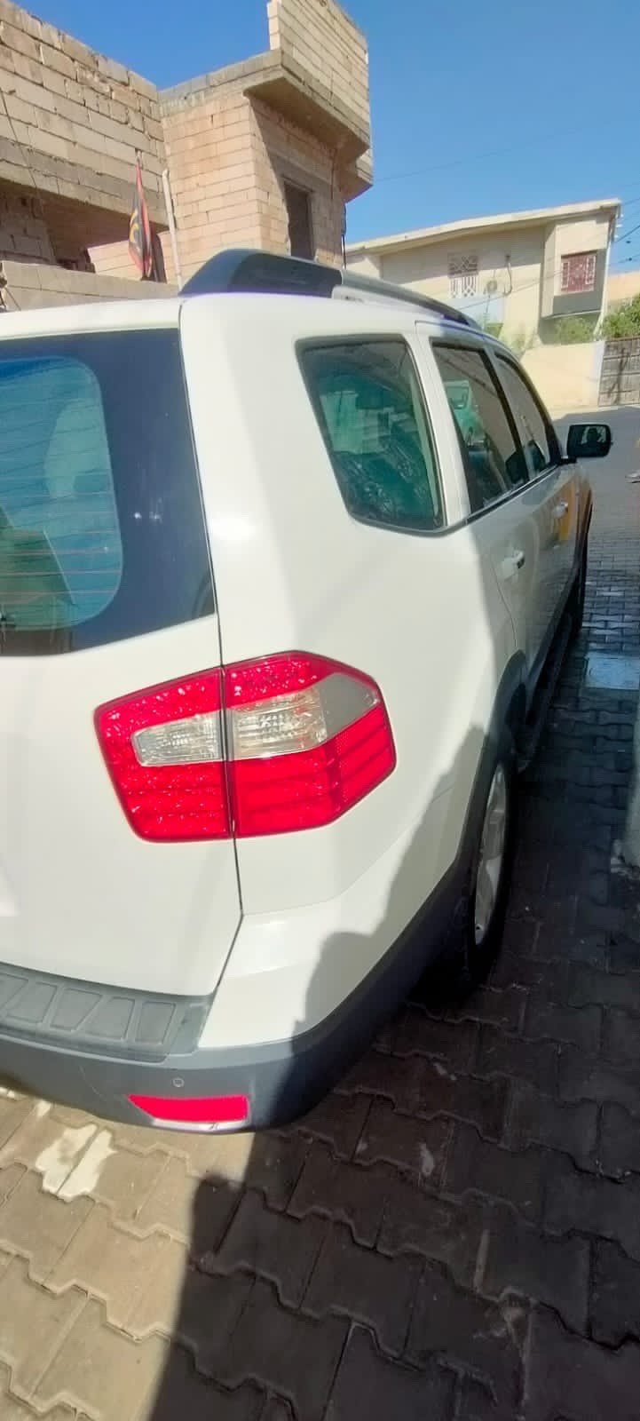 كيا موهافي موديل 2011
وارد خليجي - 6 سلندر مكينه 3800 
7 راكب 
السيارة مفولة واحد على واحد بصمه 
تحكم ستيرين جهتين 
خزن كشن 
كشنات جلد وكهربائي
شاشه حساسات خلفيه 
تدفئة كشنات 
فور ويل 4*4  
 صندوك شفط
فتحه بالقماره
زراك لايت 
السيارة ماشيه 146  
3 قطع تبريد 
 كير ومحرك مامفتوحات
 السيارة كلش حلوة
السياره مكفوله من الصبغ فقط بيها بارد كد شبر بصف قبق البانزين
مثل مامؤشر بالصوره السيارة بأسمي رقمها بغداد والسنويه مخلصه