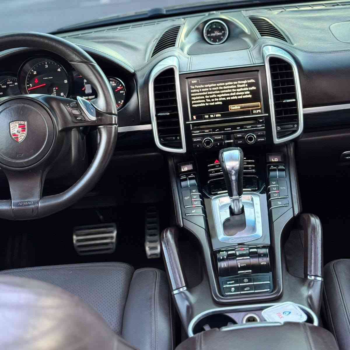 پۆرش کایەن 2011 مواسەفات  V6 diesel turbo 
بێ بۆیاخ زۆر تازەیە سەیارەکە 
کامل سێرفز کراوە
کامل مواصفات
دەبڵ ئەکسل و قفڵی ئەکسل
دەبڵەکانی چووپە بەرز و نزم ئەکات
شاشە و سیستم سماعە بۆس BOSE
رادار ٣٦٠ 
حاسە ٣٦٠
ئۆتۆ ستۆپ 
رادار گەورە
برێک بەصمە
کوشن جلد
کوشن کارەبا و میمۆری
٤ کوشن هیتەر
سەقف پانۆراما
لایتات LED
سنوق جەک
زۆر مواسەفاتی تر……

سعر لە کۆمێنت داوابکە ڕاستەخۆ بۆت دیت 📩 

گیرومەکینە بەشەرت 
 زۆربەجوانی پاکی ماوە 
 هیچ خەلەلیکی تیدا نییە 

ژمارەی خاوەنی 
***********
