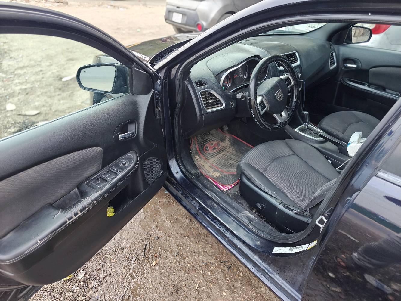 السلام عليكم دوج افنجر موديل 11 فئة Sxt فوول محرك 3600 كير ومكينة خير من الله سيارة بلادية كهربائياتها بلادية شرط جطل واحد مابيها وكلشي بيها شغال التبريد منضومة جديدة مصبوغه للجمالية من الجراد اول صبغة ألها  بدون دواخل وشرط بدون دكة جاكوج مواصفات السيارة فتحة بالقمارة هيترات بالمري تدفئة بالكشنات كرسي السايق كهربائي شاشة اعطال كروز سرعة تحكمات استيرن السعر 78 وبيها مجال للطيبين ***********