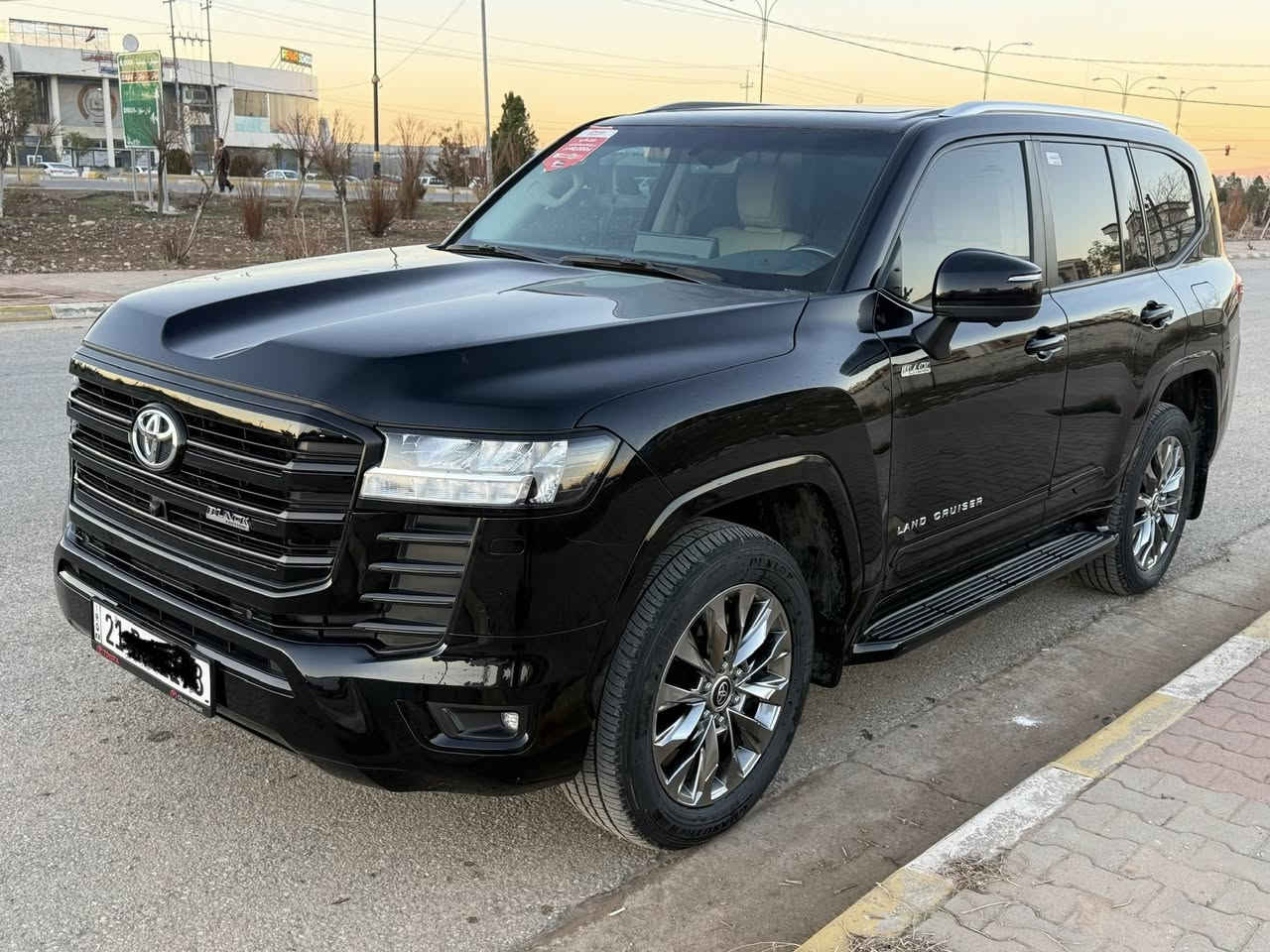 لاندكروز بلاك ايديشن GXR
3 شاشة شركة ساز  ام ضمان 
موديل 2024 /4  
مكفول كفالة عامة من شخط من رصعة 
كامل ppf  ماشي 31 حقيقي باقي ظمان ساز
مكانى سليماني  سعر 715 ورق
***********
