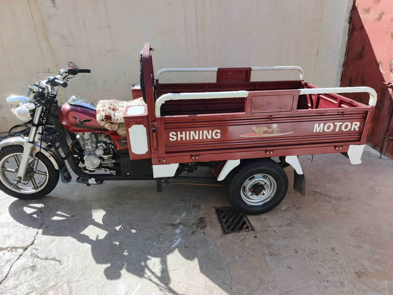 السلام عليكم ستوتة موديل ٢٠٢١اوراق كاملة مابيهة أي نقص شغالة سلف وهندرلمكان ديالى سراجق الاتصال ***********
