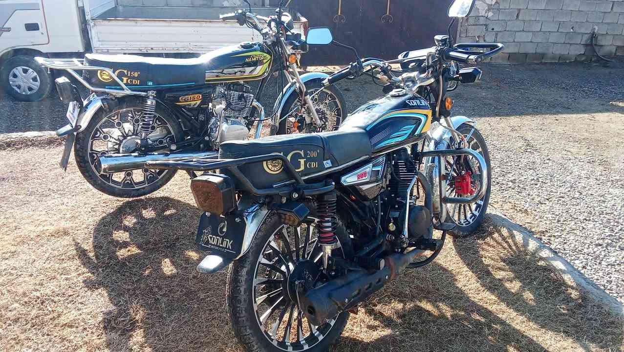 السلام عليكم 
يوجد موطورات العدد 2
واحد 25
 واحد 24محدث 25
      (جيك الصور زين عود تعال) 
محركات شرط ما مفتوح 

كهربائيّات كله شغاله 
سعر خاص مفتوح 
المكان الزاب قريه اشريعه 

لاتصال       0783 150 6659
/***********
نقد نقد 
ما يعجبك المنشور  لا ادك  ولا تراسل
