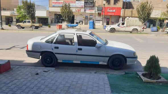 هي من نييه تةلةفؤن بؤ خاوةنى بكة نامة مةنيرة ***********
ئؤپل بةتامى سةنى بئ مةسرووف مالى دؤست 
هةموو گياني بةشةرت 
ئۆپڵ مەکینەوتەبرید سەنی مۆدیل 91هەمووگیانی بەشەرت تەنها 1دەرگای بۆیاغە سەنەوی نوێیە بەناو خۆمانە بێ مەسرەفە
شوێن ڕواندز .نرخی44
*********** سوران
