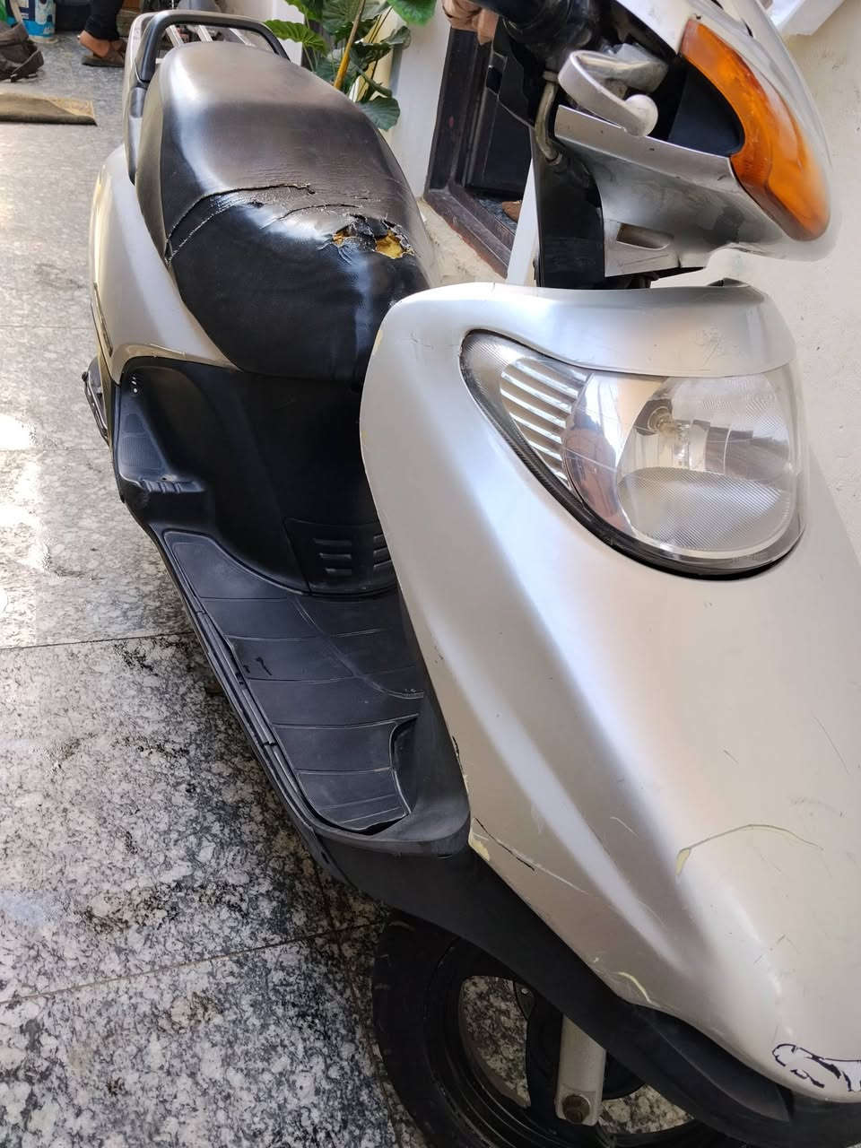 السلام عليكم دراجه سبيسي ياباني من طول لطول سلف هندر كفر بلادي 5 خمس ختومات شرط حتى كلجاته بلاد مال جناي كهربائيات كله شغاله من طول لطول حتى صالنصه بلاد مكينه ممفتوحه فقط فيلسه مكاني بغداد بلديات *********** سعر.  375 و بيه مجال للطيبين
