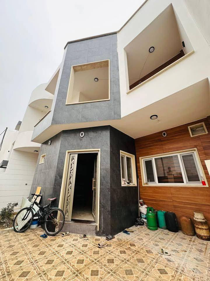 اعلان رقم 166
🔴 البيت في مقاطعة 118
🔴 سند طابو الزهور
🔴 المساحة 200 متر واجهة 10× 20 عمق
🔴 السعر 310 مليون
🔴 طابق واحد يتكون من كراج ومطبخ واستقبال هول وسطي وصحيات 2  غرف نوم
🔴 الطابق الثاني 3 غرفة نوم وسطح
🛑يعلن  مكتب أرض الكندي للتجارة العقارات 🔊
🔥🔥 بيع وشراء الأراضي  والبيوت 🔥🔥(سكني/ زراعي/ تجاري)
🛑يوجد عروض اخرى في المكتب✅نستقبل كافة العروض 🔥
🛑لتفاصيل اكثر زيارة المكتب او الاتصال على أرقام الهواتف

***********

***********

***********
