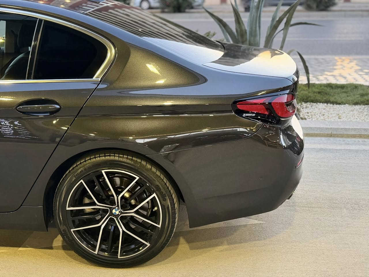 BMW 530i ⚜️
مودیل:2021
اخوان سياره وكاله المانيا✅
ضمان انتربول ٢ بصمة و كارت✅
كفالە عام بدون صبغ، بدون بارد ، بدون مبدل، كلل بشرط✅

‎:مواصفات
رادار كبیرە، داتاشو، كشنات ٧٠٠ و حار، ٣٦٠ رادارات 
سكان كهربائي، لايت ليزر بلادي، أوتو بارك، اوتو بریك
تبريد بالتكم الخلفيه، سندوق كهربائي، شاشه كبيره 
 فتحه الصقف ، كشنات ميموري، كاميرا، مرايه كهربائي…

‎ محرك ٤ سلندر ما مفتوح بشرت
نظافه ١٠٠٪؜ كامل سيرڤس بدون نقص و صفر مسج
‎و كهربائی و محرك كلل بشرط✅
‎سلیمانی📍
0773 554 8009📞
Admin🌹
