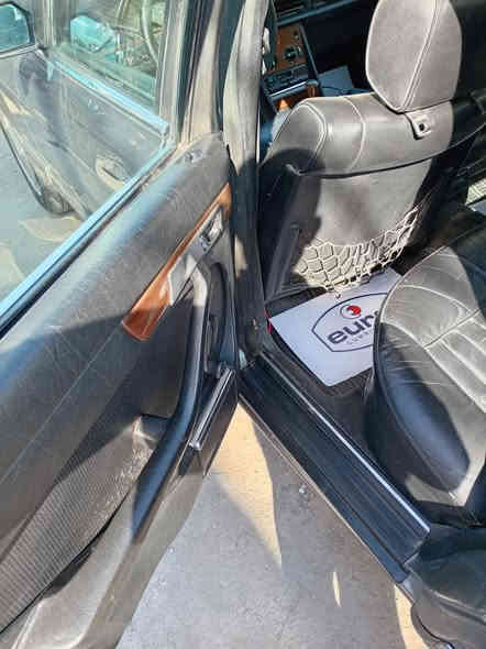 يالله للبيع 
مارسدس جامبو موديل 1987
300SE
سياره جديده وخير من الله ماناقصها برغي 
محرك بلادي كير كلشي بشرط 
السياره مصبوغه عام للجماليه فقط كفاله من الضربه 
تخم تايرات جديد ماناقصها برغي 
السعر 60 وبيها مجال
للاستفسار ***********
