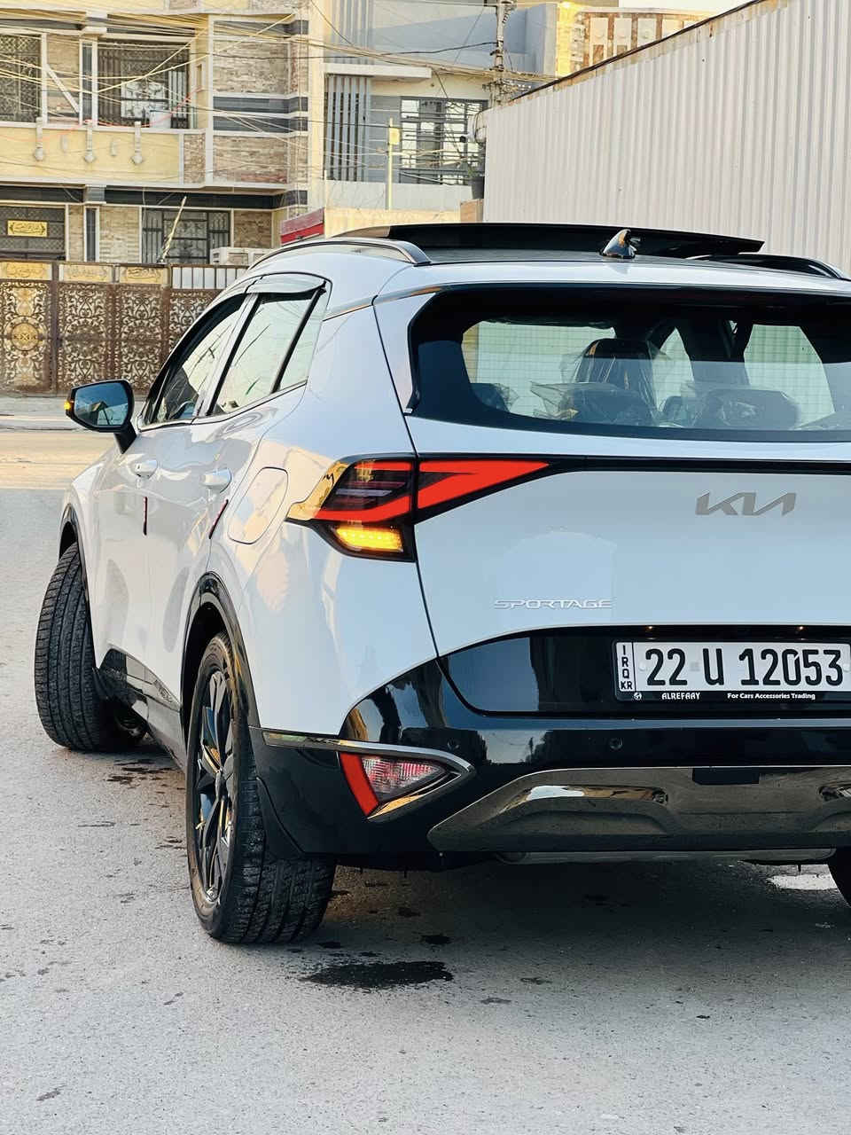 سبورتج بلاك ادشن خليجي 
موديل 2025
فول مواصفات 
بانوراما 
داخل لونين اسود زيتوني
ماشية ١٢ الف حقيقي 
سيارة كفالة عامة  
مطلعة على ايدي من شركة 
سايد بريك بصمة
كشن كهرباء 2 
تبريد بيانو 
تبريد قطعتن
جنطة كهرباء 
 ويل كاب اسود بلادي
حساس امامي خلفي 
رادر جانبي 
مكنية 2000 
هوت هولد 
رقم اربيل بسمي سنوية جديدة هزة جديد 
مكانً السياره. بغداد كم ساره 
السعر 245 
☎️***********📞
