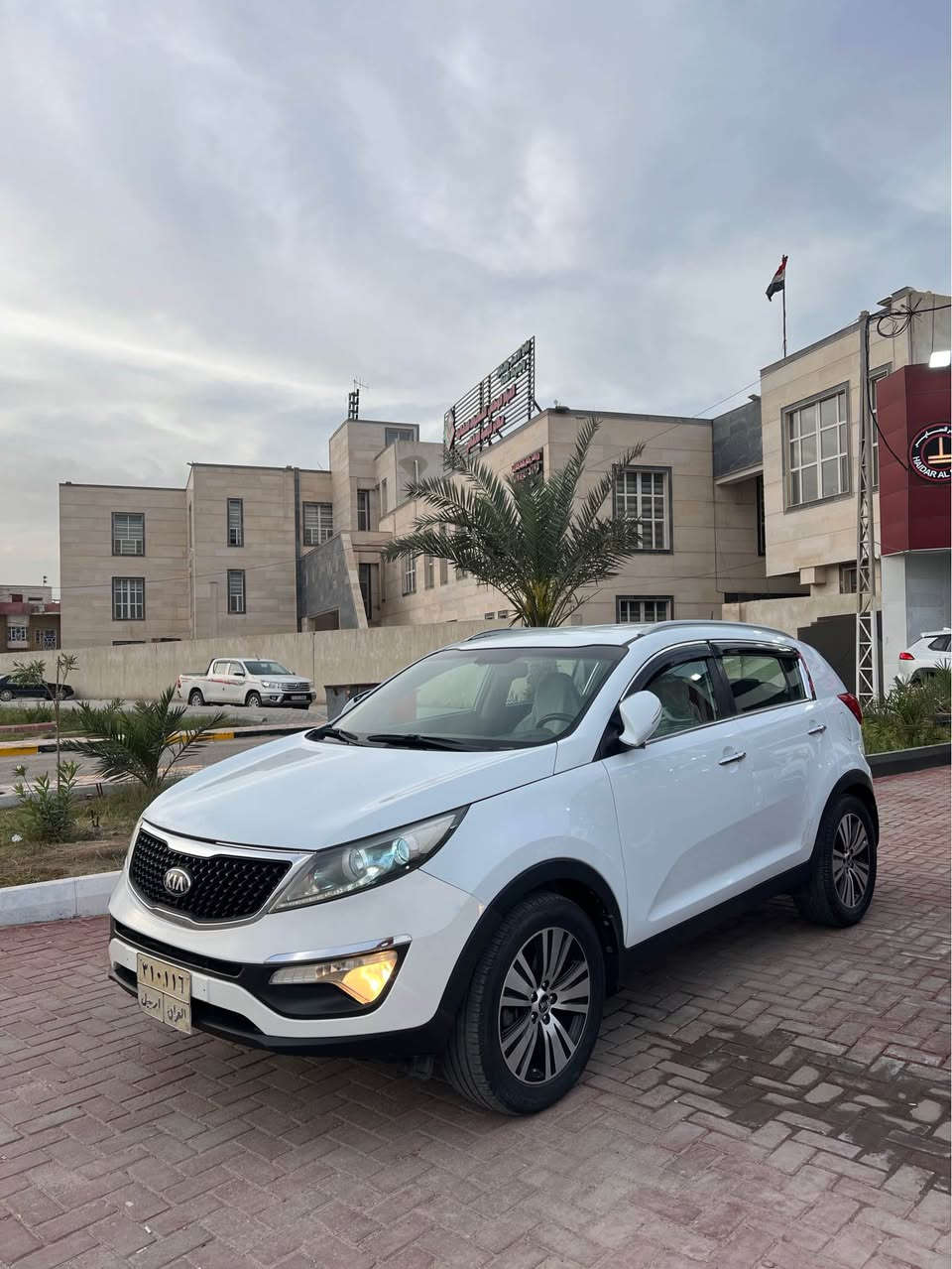 كيا سبورتج 2015  البيع 
السعر 148مجال بصيط كلش 
كفاله عامه عده شبر بل باب العبري صبغ
محرك 2000 دوش استخدامي الشخصي صارله 6 سنوات عدي ماشيه 130 الف 
جديده وجهزة 
 السيارة اربيل منتهيه بسم شركه 
حساسات خلفية 
 تحكمات ستيرين مع مثبت سرعة 
تبريد وتدفئة ممتاز
تحكم مراية كهربائي 
اطارات جديدة
باتري جديد
 5 ويل كب 
العنوان البصرة جمهورية 
الاستفسارات ***********
وات ساب *********** البصرة, العراق
