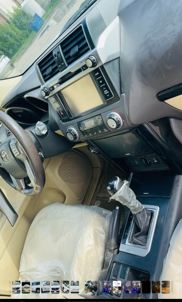 تويوتا برادو 2014 Txl  وكالة ساز
السيارة بيها بابين ابديل وجاملغ خلفي عكس البابين ماشية180
مواصفاتها : 
١-سلايت قماره
٢-مثبت سرعة
٣-حساس خلفي
٤-كاميره خلفي
٥- دبل تانكي  
٦- اشارات بالمرآة
- كشافات ضباب
٧-كراسي مخمل بيجي 
٨-شاحن واير ليس
٩-شاشه اصلية 
١١-حساس تاير   
١٤-مانع انزلاق
١٥-اربع جام اوتو
١٧-زراك لايت 
١٨-هوك خلفي 
١٩-ارضيات (كاعيات) اصليه 
٢٠-بصمات اثنين 
٢١-تكم ارضيه ليزري 
٢٢-تحكمات فول ستيرن 
٢٣-طفايه اصلية
٢٤-نظام زحف 
٢٥-ترحيب
٢٦-مري جانبي كهربائي (شفط)***
٢٧-تشغيل عن بعد *
٢٨-عدة طوارئ
 ٣٠- داخل بيجي
٣١-شاشة ملاحة باللمس
- كاميرا خلفية 
- بلوتوث
- مشغل CD
- منفذ AUX & USB
٣٢-محرك 4.0 لتر 6 سلندر 
اضائه داخليه
الاستفسار اكثر الاتصال***********بغدادحي القاهرة سعرمناسب اتصل وتدلل بغداد, العراق
