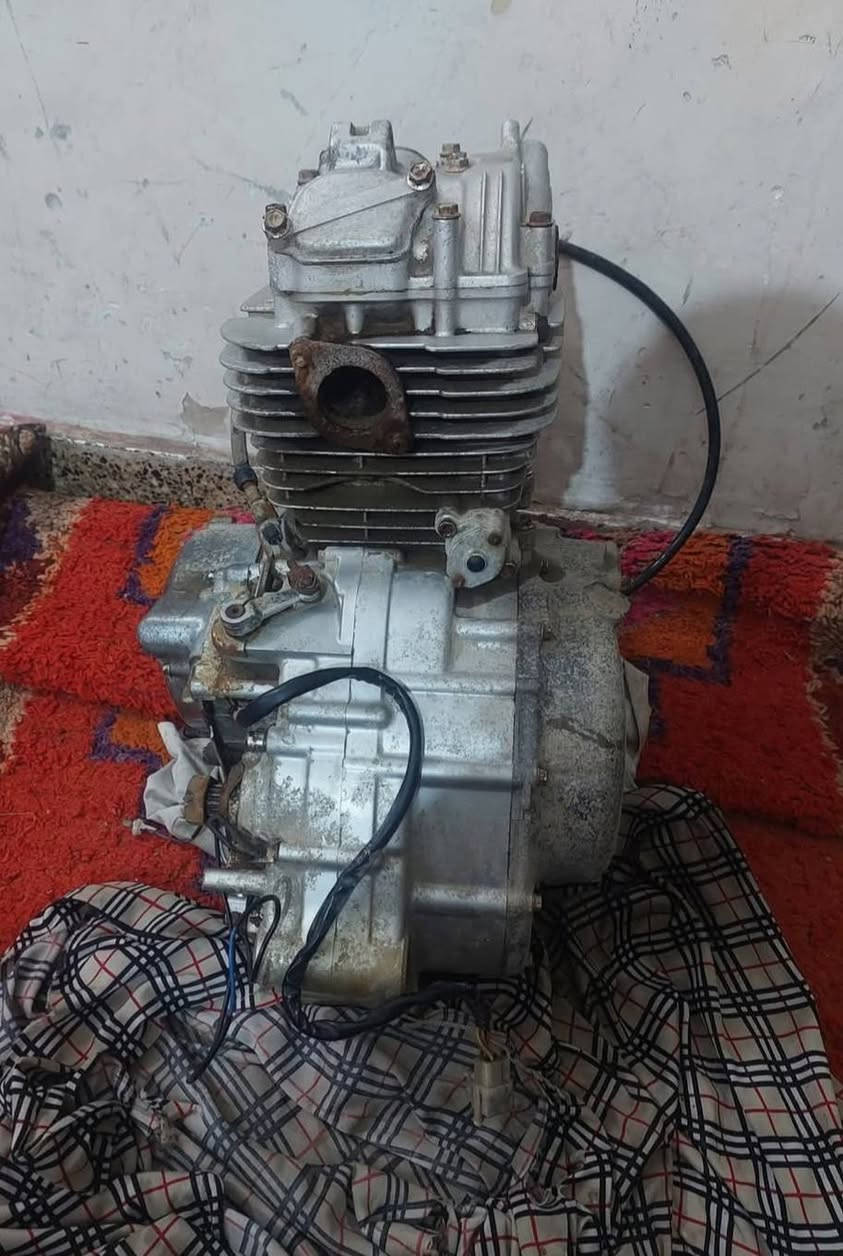 مكينة سازوكي فولتي حجم 250 مكينة استندر متروكة بيها نقص راجز خربان سعر 250 الف مكان بغداد توصيل يدبر ***********
